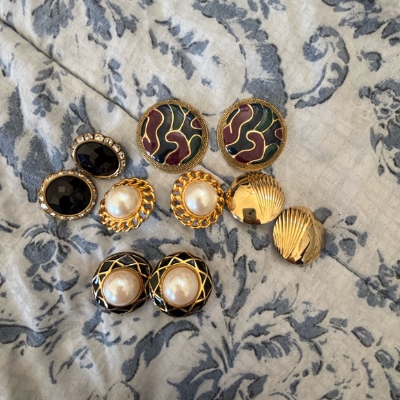 Gold and Black Elegant Earrings Set - Picture 1 of 14